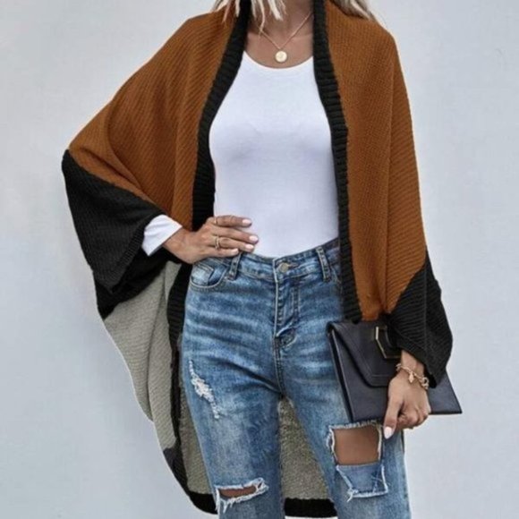 Sweaters - Brown ColorBlock Batwing cardigan